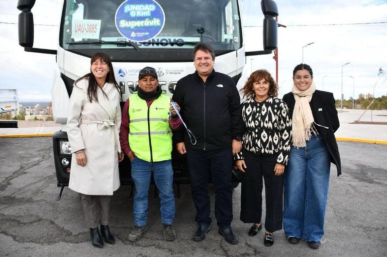Mariano Gaido presentó tres camiones 0 Km para cuidar los espacios verdes