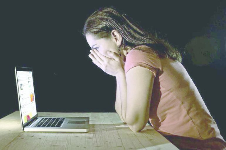 La difusión de material íntimo y el acoso virtual son actos de violencia. La difusión de material íntimo y el acoso virtual son actos de violencia.