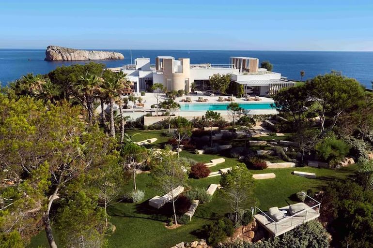 La mansión de Lionel Messi. La mansión de Lionel Messi.