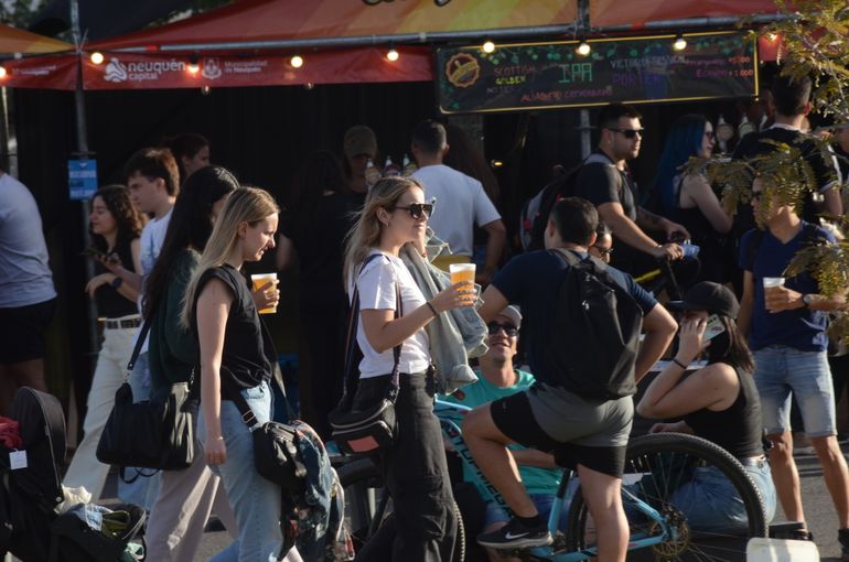 En 16 imágenes: así arrancó Confluencia de Cervezas en el Parque Jaime de Nevares