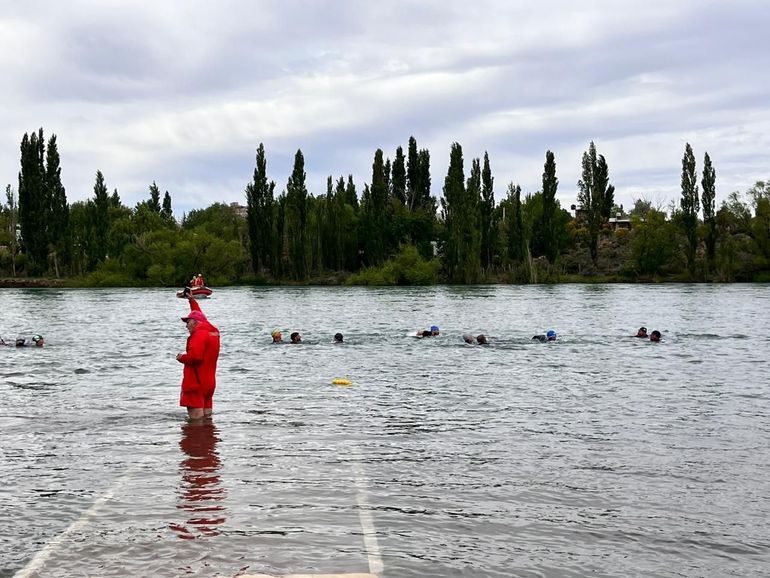 De cara al verano, 400 guardavidas aprobaron el examen para trabajar en balnearios y clubes
