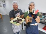 Cerraron su franquicia de helados y ahora crean sus propias paletas que son furor