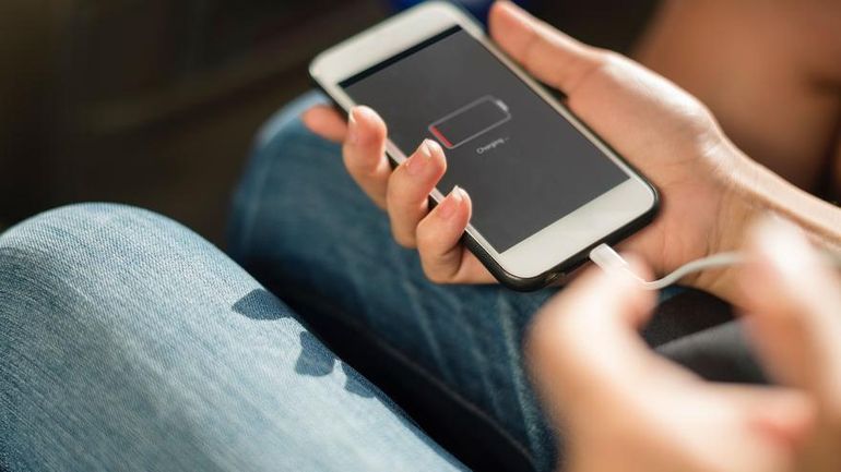 ¿Tu celular se queda sin batería en poco tiempo? Los trucos para hacerla durar más