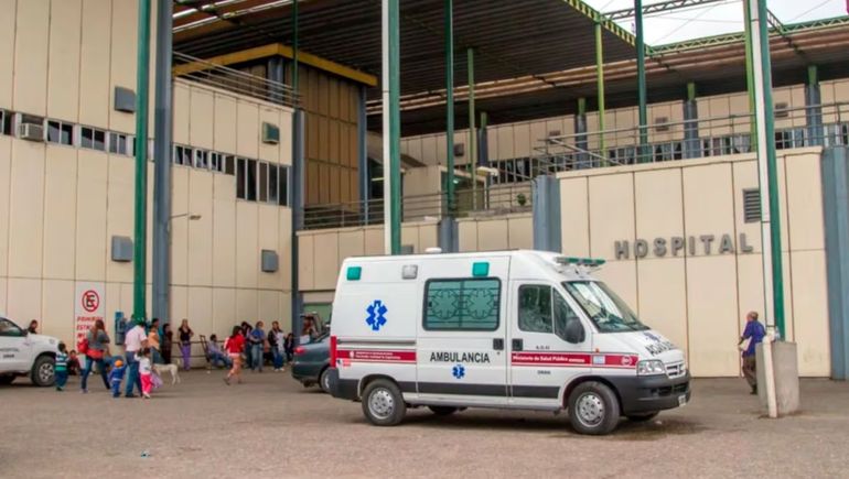 Una nena recibió 8 puñaladas cuando intentó defender a su mamá: su ex quiso matarla