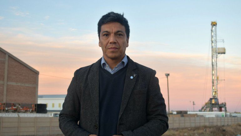 Escobar dijo que el aumento de tarifas complicó a muchas familias.