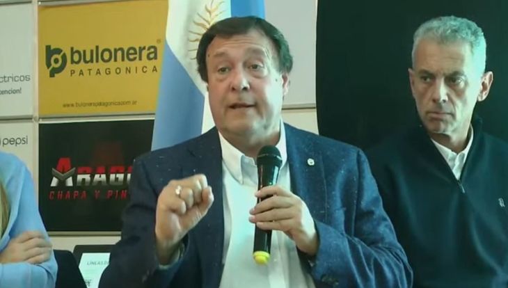 Weretilneck salió al cruce de las pymes y aseguró que la Provincia solo representa el 1% de la factura, en medio de la polémica por un aumento que genera fuerte rechazo. Weretilneck salió al cruce de las pymes y aseguró que la Provincia solo representa el 1% de la factura, en medio de la polémica por un aumento que genera fuerte rechazo.