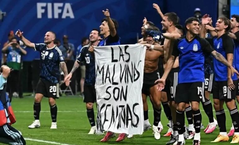 La imagen de los jugadores saltando con el trapo en mano recorrió el mundo. La imagen de los jugadores saltando con el trapo en mano recorrió el mundo.