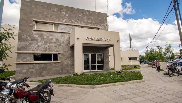 Escándalo: dos policías a las piñas adentro de una comisaría