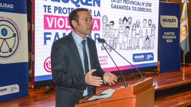 El gobernador Gutiérrez informó sobre los casos en un acto oficial.