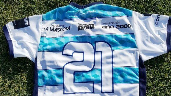 Con más de 30 sponsors, la camiseta de la ADC fue noticia nacional.