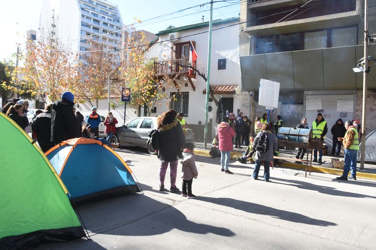 Con un fuerte operativo policial liberaron Hacienda