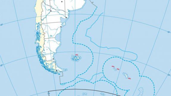 La Convención sobre el Derecho del Mar, a la que el país se adhirió en 1994, determina el derecho a fijar límites.