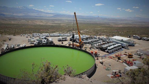 El uso del agua en la industria petrolera es regulada por el Estado provincial.