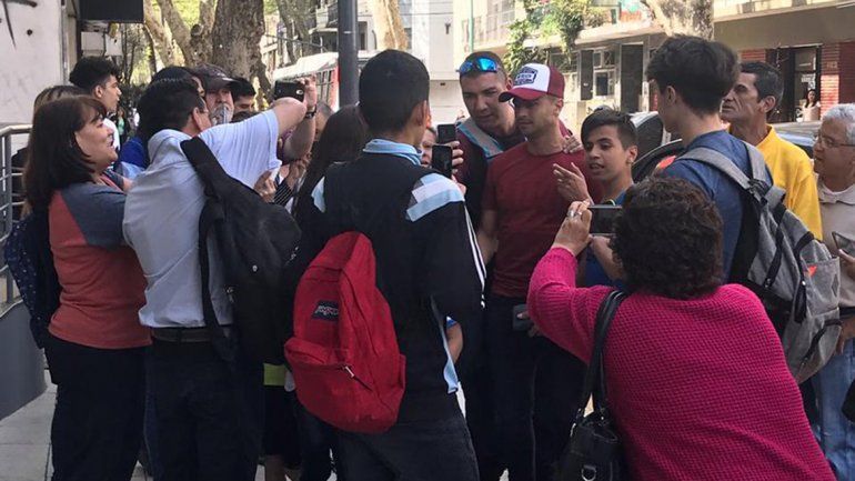 Los hinchas y el Pity Martínez