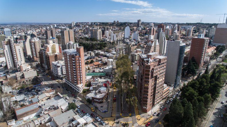 La ciudad de Neuquén se volvió muy cara, pero todo está a mano: entretenimiento y menos tiempo en traslados. | LM Neuquen La ciudad de Neuquén se volvió muy cara, pero todo está a mano: entretenimiento y menos tiempo en traslados.