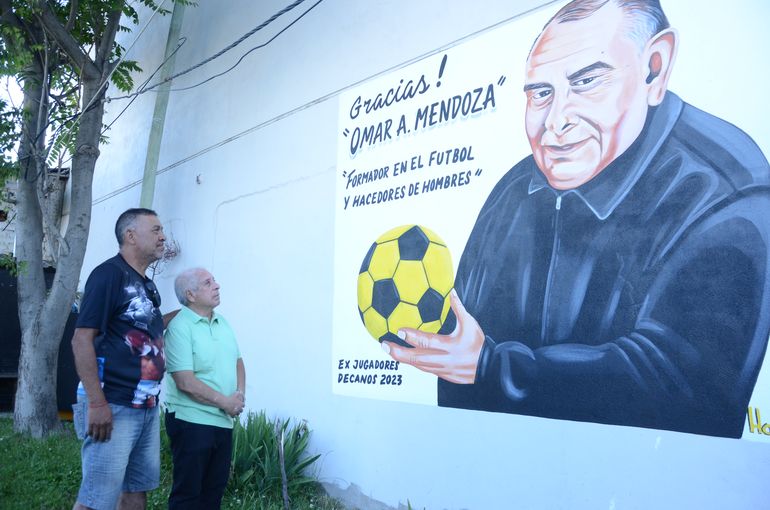 El ex futbolista Luis Bucarey y Héctor Mendoza, sobrino del El ex futbolista Luis Bucarey y Héctor Mendoza, sobrino del