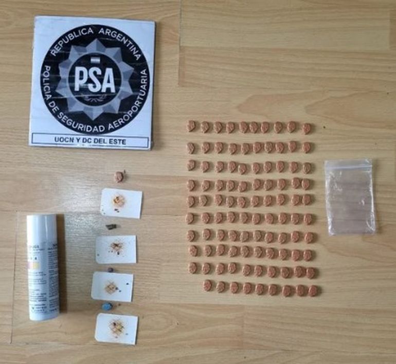 La Policía Aeroportuaria difundió fotos de la carga ilegal que detectó en el Aeroparque Jorge Newbery. La Policía Aeroportuaria difundió fotos de la carga ilegal que detectó en el Aeroparque Jorge Newbery.