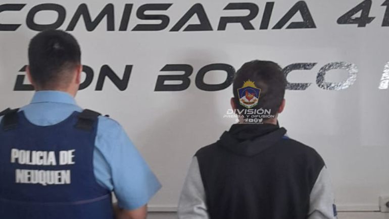 Lo detuvieron tras vaciar la caja de un comercio