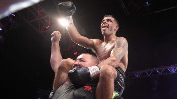 video: terribles nocauts de lemos, corzo y sanzon rosa en el luna park video: terribles nocauts de lemos, corzo y sanzon rosa en el luna park