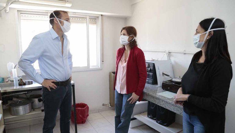 Gutiérrez anunció que desde hoy es obligatorio el uso de protectores faciales