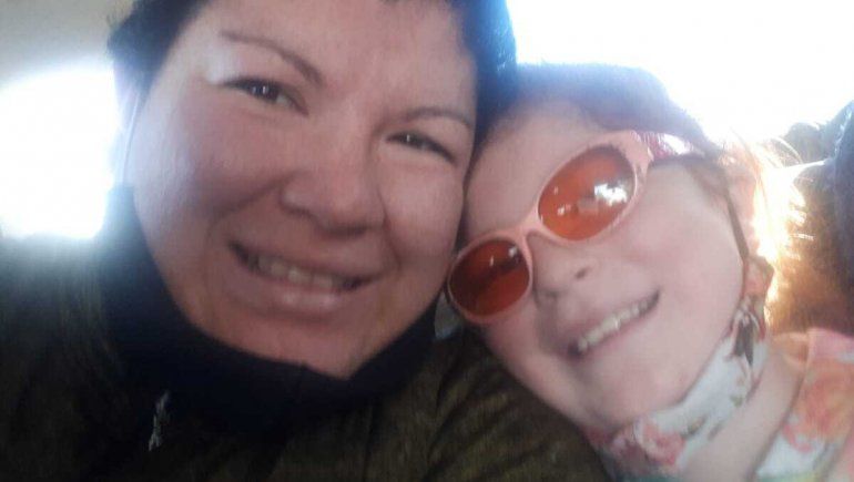 Débora consiguió el dinero para sus anteojos especiales