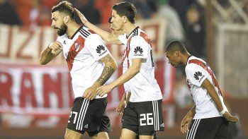 Pratto y Scocco, que entró en lugar del Oso, anotaron los goles de River desde los doce pasos.