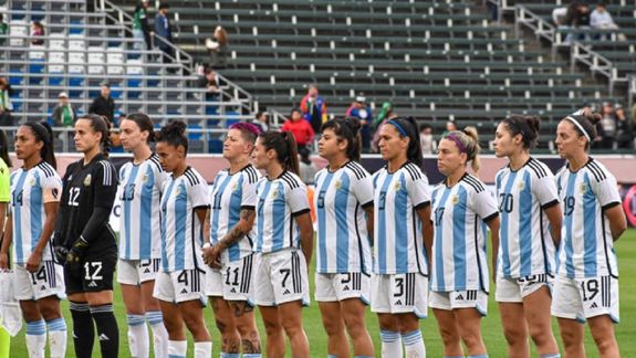 Porqué tres jugadoras renunciaron a la selección femenina de fútbol