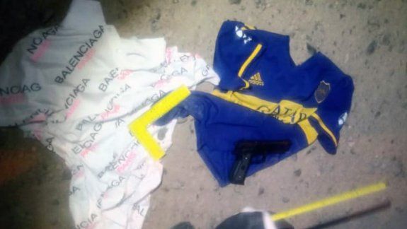 Los amenazaron con una réplica y les robaron hasta la ropa que tenían puesta