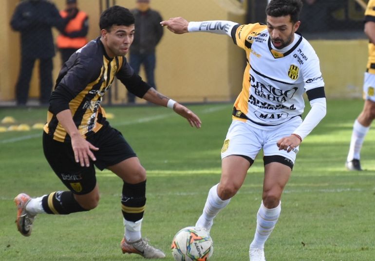 Olimpo tropezó en casa y así quedó la tabla del Federal A