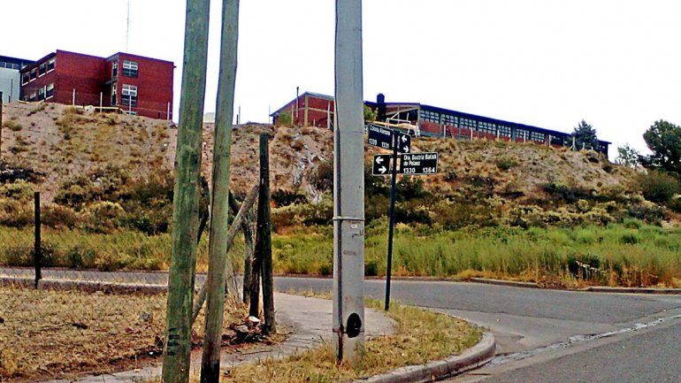 El enorme predio está ubicado detrás del Colegio Amen.