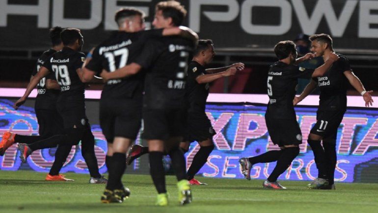 San Lorenzo ganó 2-0 a Estudiantes.