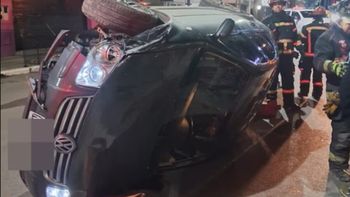 Un policía volcó en el centro de Comodoro Rivadavia: el descomunal nivel de alcohol en sangre que le midieron. Un policía volcó en el centro de Comodoro Rivadavia: el descomunal nivel de alcohol en sangre que le midieron.