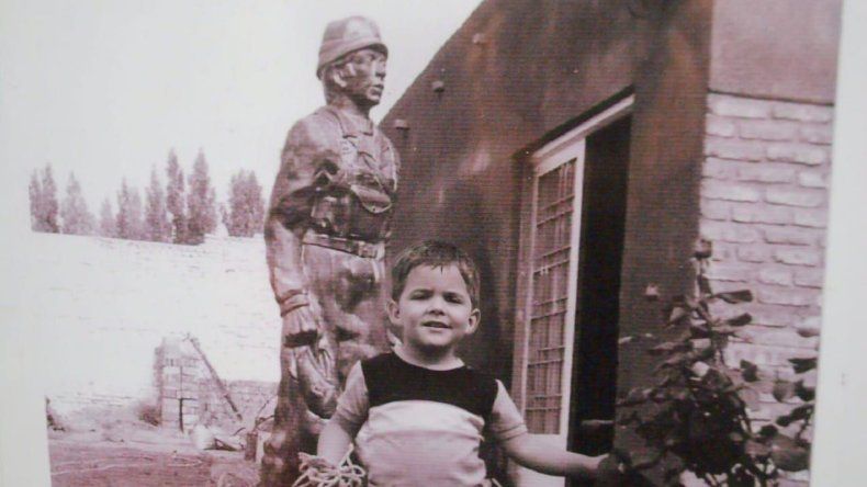 Una escultura y un niño que hicieron historia en Zapala | LM Neuquen Una escultura y un niño que hicieron historia en Zapala