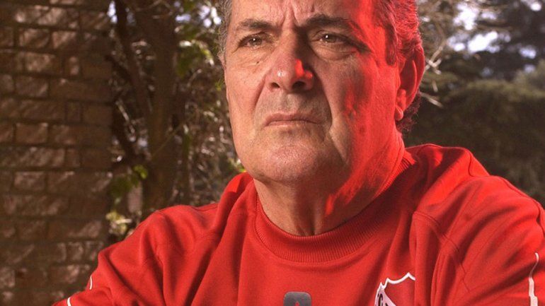 Pepé Santoro, gloria del Rojo, a LMN: La salida de Holan nos sorprende y descoloca