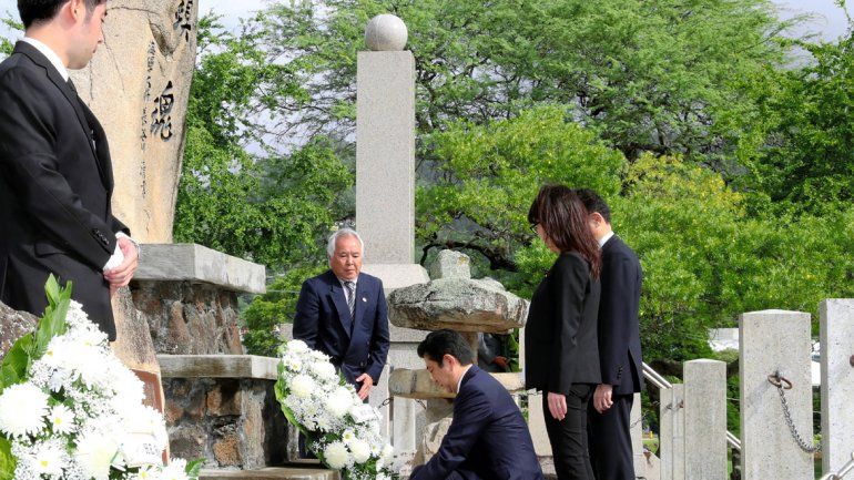 Esta visita se da a 75 años del bombardeo japonés a Pearl Harbor.