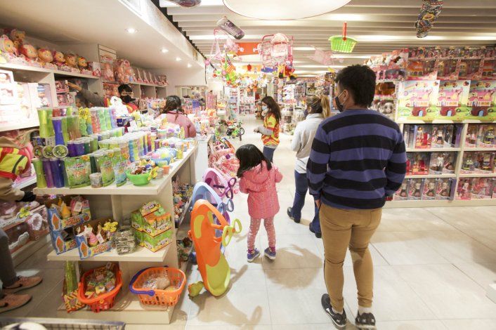 Sancionan a ocho comercios por los precios del Día del Niño