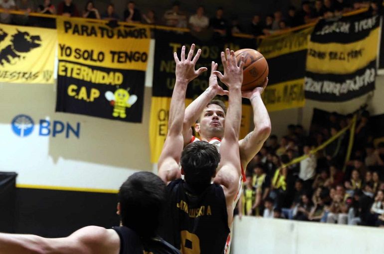 Pacífico le ganó el clásico a Independiente en El Viejo Ramírez. Fotos: Claudio Espinoza. Pacífico le ganó el clásico a Independiente en El Viejo Ramírez. Fotos: Claudio Espinoza.