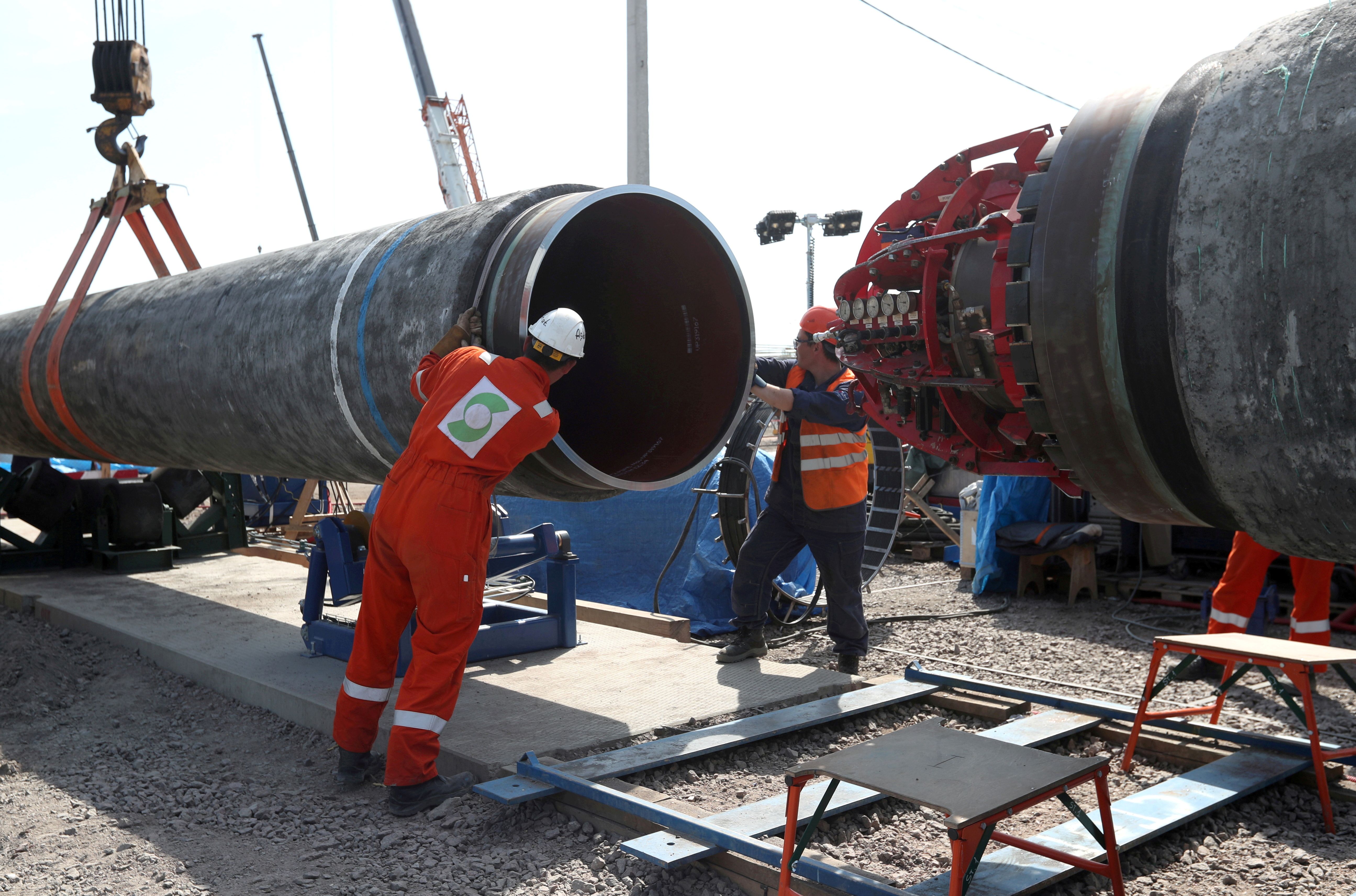 FOTO DE ARCHIVO: Trabajadores en el sitio de construcción del gasoducto Nord Stream 2, cerca de la ciudad de Kingisepp, región de Leningrado, Rusia, 5 de junio de 2019. REUTERS/Anton Vaganov