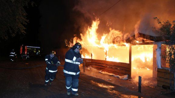 Un incendio destruyó cinco locales de la Feria Franca