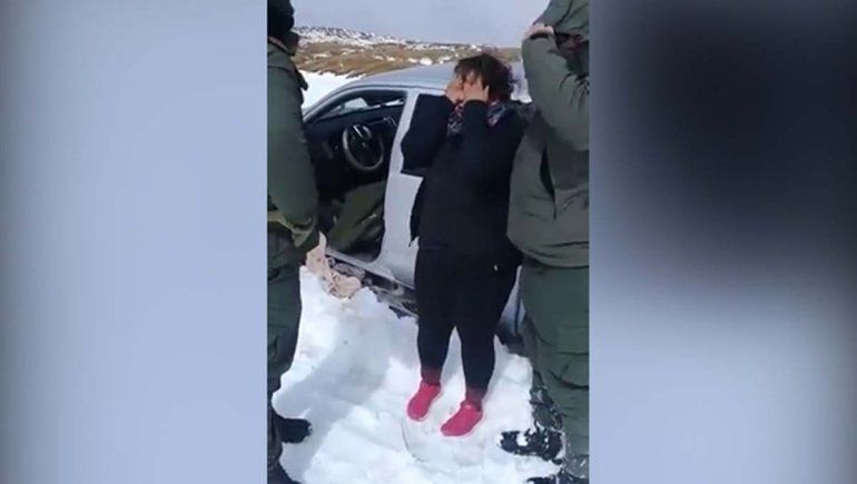 Así fue el emotivo momento cuándo la mujer fue rescatado