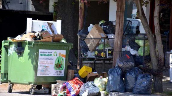San Martín de los Andes tapada de basura por un paro de ATE