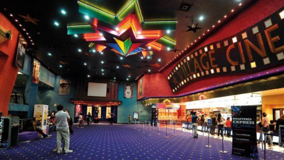 Un video y una pregunta que sorprendieron a los espectadores de un cine neuquino