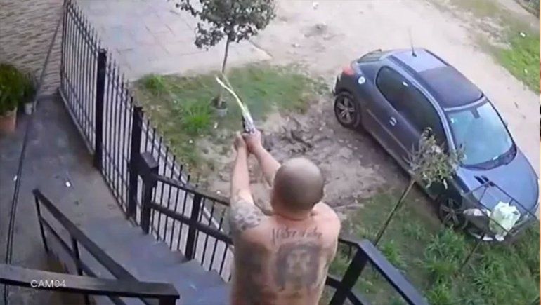 Un hombre mató a un delincuente e hirió a otro después de que le robaran a su sobrino