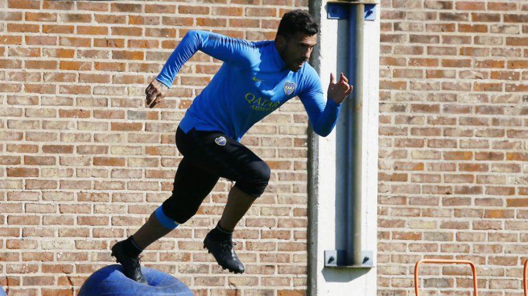 Tevez entrenó y podría ser titular en el partido de la Supercopa