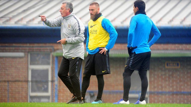 Boca se enfoca en los objetivos con De Rossi a la par