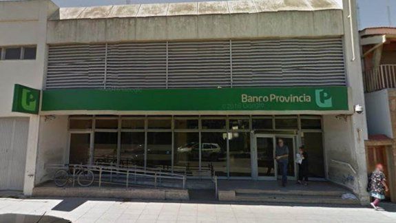 Le robaron un millón y medio de pesos dentro del banco