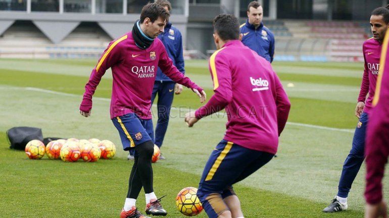 Messi volvió a entrenar en el Barcelona luego de la operación
