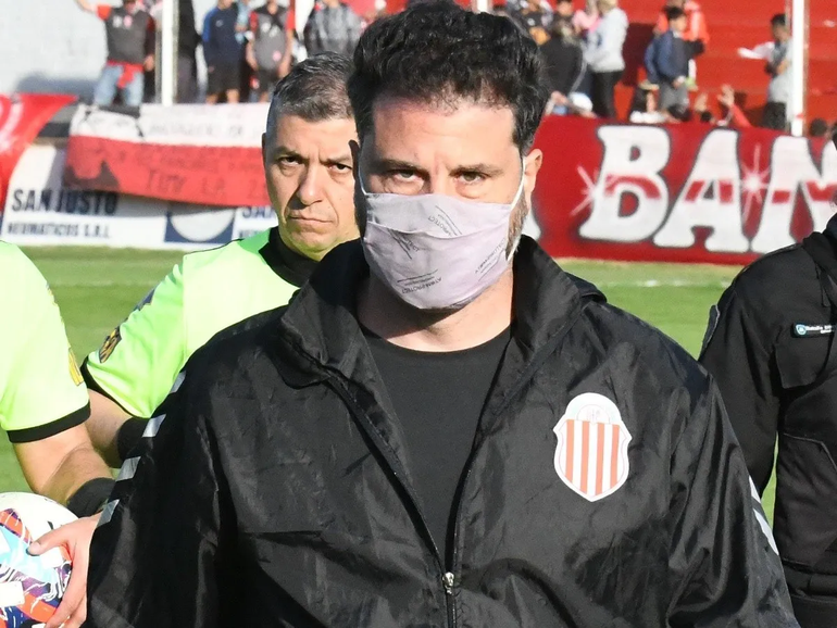 De Paoli a la final: memes contra el relator y Chiqui Tapia