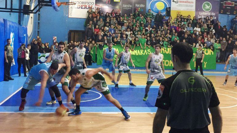 Pérfora no pudo imponer su juego ante un rival superior.