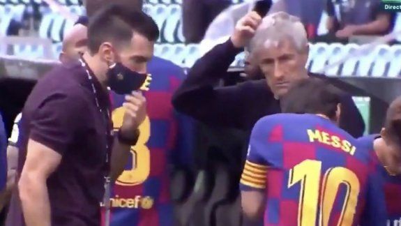 el desplante de messi a un ayudante que cayo mal en el barsa